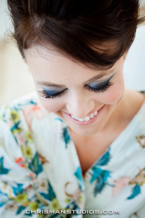 A classic smokey eye for this bride was de rigeur in the bright Mexican sun!